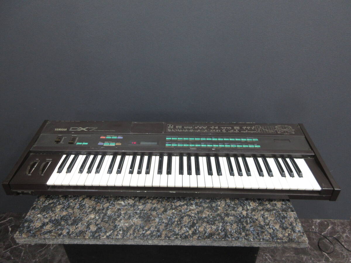 YAMAHA DX7