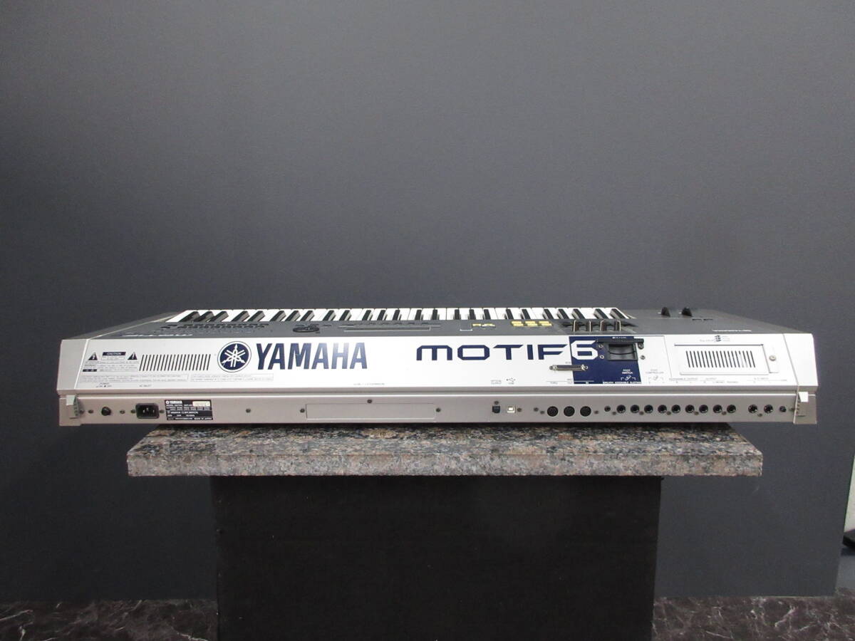 YAMAHA MOTIF6